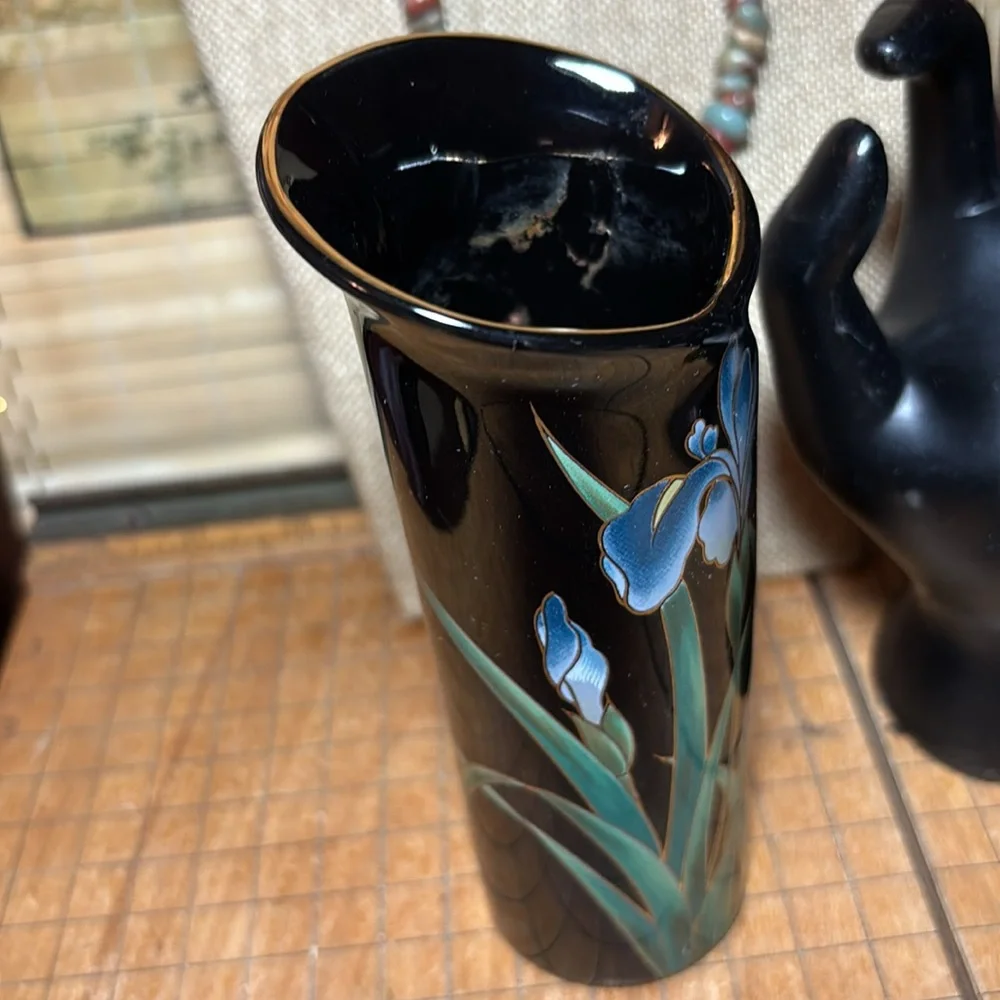 Black Onyx San Francisco Black Ceramic Vase w Blue Iris Design GUC 6”Hx2 5/8”D - Picture 4 of 17